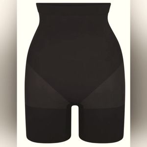 SKIMS Sculpt Short